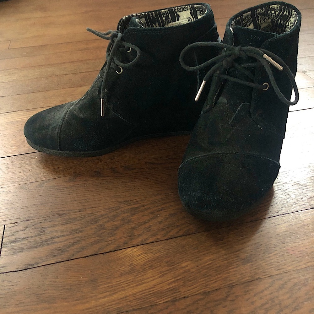 Toms Suede Black Wedges Size 9